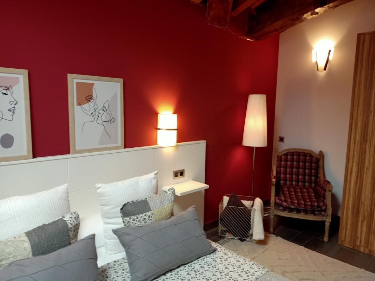 Tresanea Apartamentos Ituren Екстер'єр фото