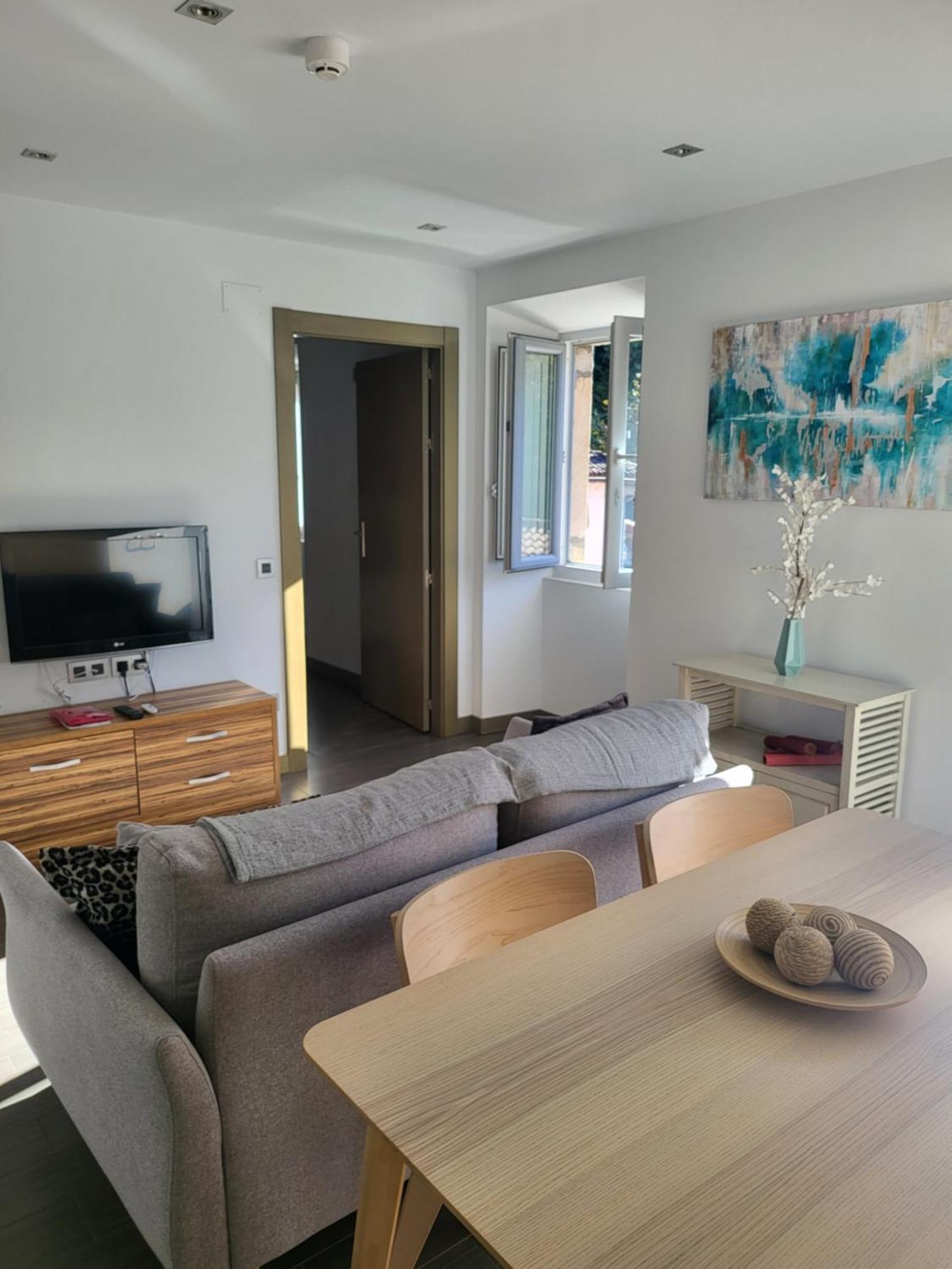 Tresanea Apartamentos Ituren Екстер'єр фото